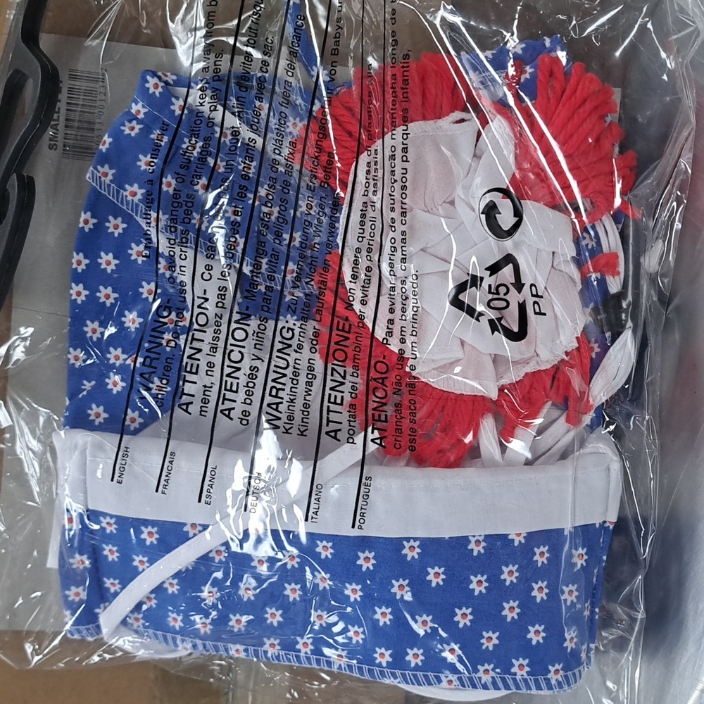 RAGGEDY ANN SMALL BREED DOG COSTUME UP TO 30LBS CAP/WIG AND DRESS - Picture 2 of 2